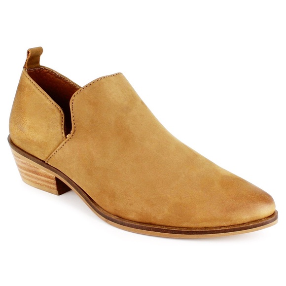{ARTISAN BY ZIGI} Adal Pointed Toe Block Heel Slip On Leather Booties - Picture 1 of 16